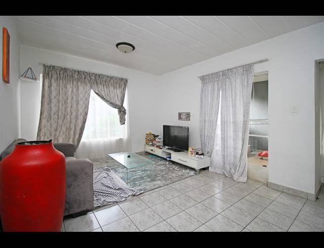 2 BEDROOM APARTMENT FOR SALE IN NORTHGATE